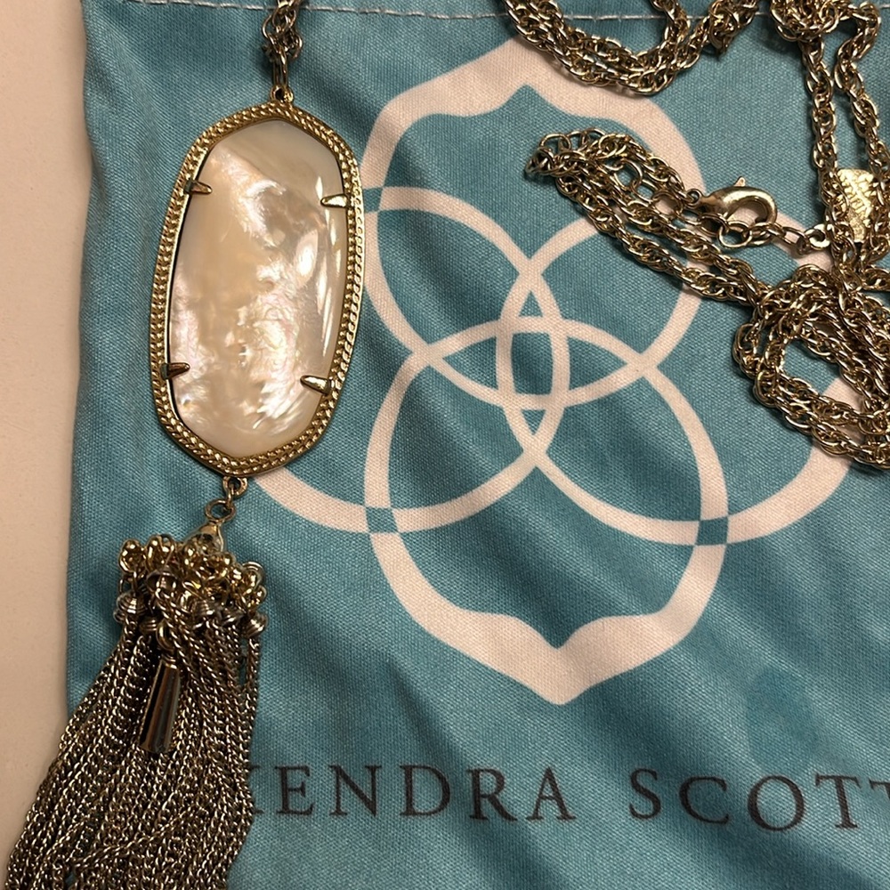 Kendra Scott necklace - Picture 2 of 2